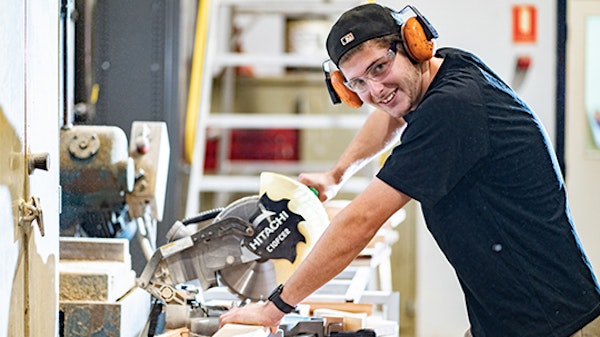 Explore Apprenticeships & Traineeships